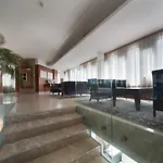 City Hotel Otel