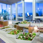 City Hotel Otel