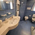 City Hotel Otel