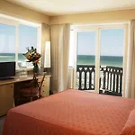 City Hotel Отель 4*