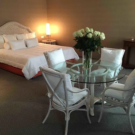 City Hotel 4* سينِغاليا