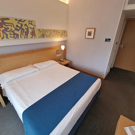 ホテル City Hotel