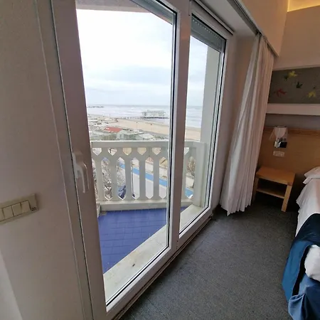 City Hotel ホテル 4*
