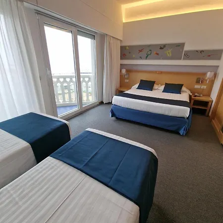 ホテル City Hotel 4*