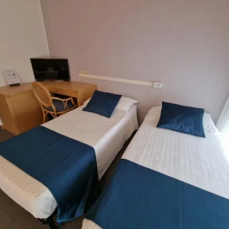 City Hotel セニガッリア