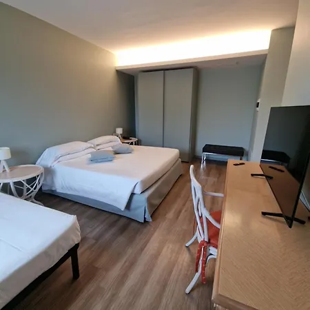 ホテル City Hotel 4*
