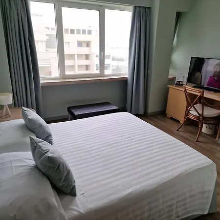 ホテル City Hotel 4*