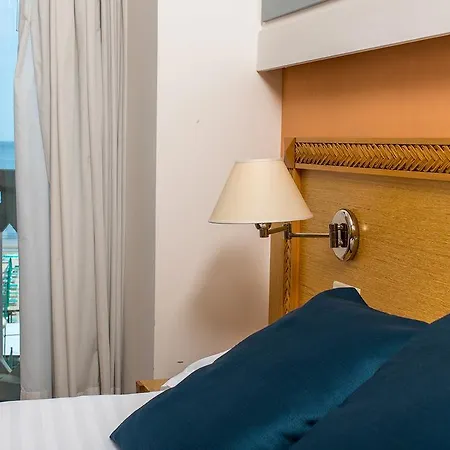 City Hotel 4* سينِغاليا