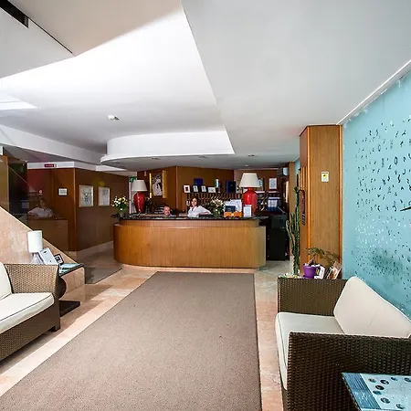 ホテル City Hotel