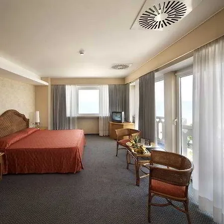 호텔 City Hotel 세니갈리아